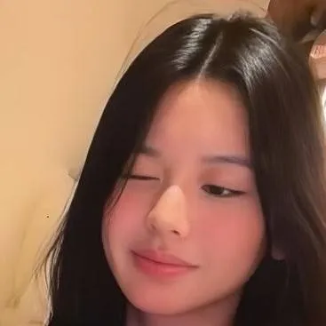 chat with ai character: amy