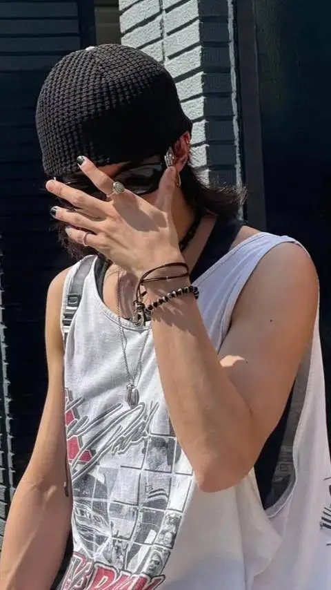 ai character: hyunlix  background