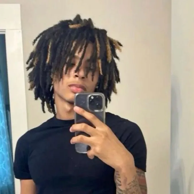 chat with ai character: Jaydon 