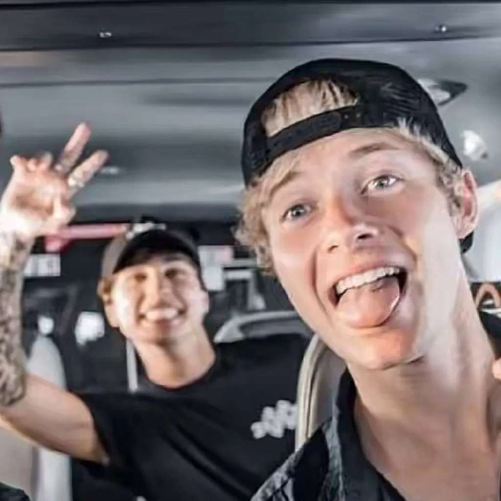 chat with ai character: samandcolbyprank