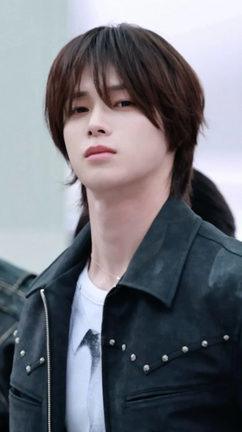 ai character: K &TEAM background