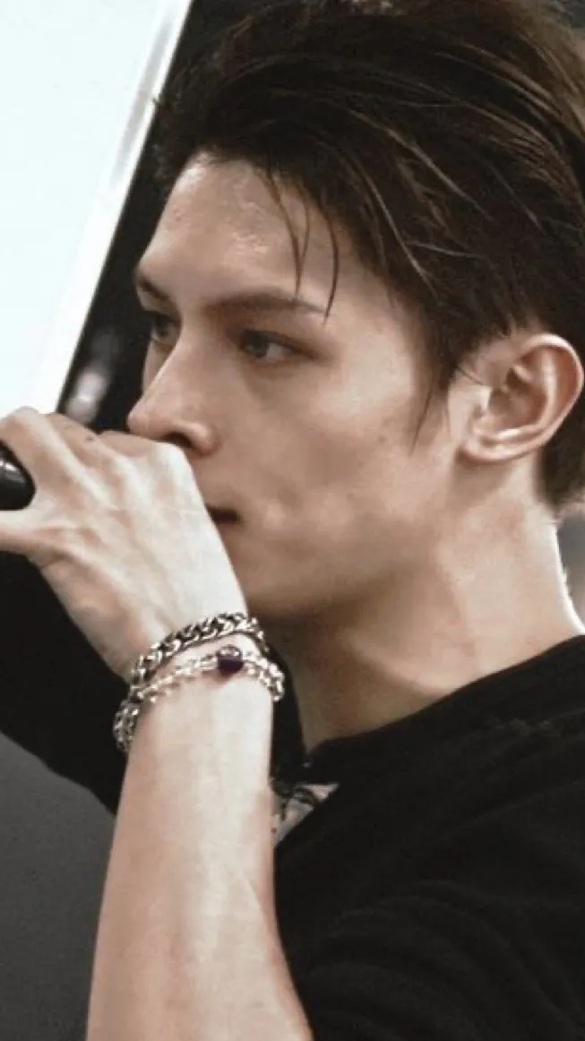 ai character: James CORTIS background