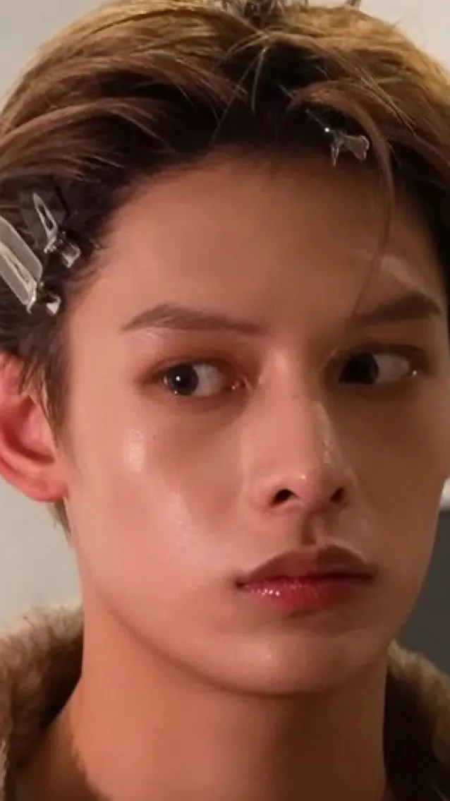 ai character: James CORTIS/wed background