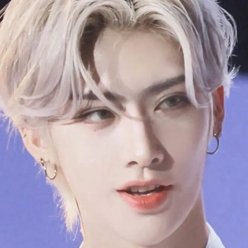 chat with ai character: Ricky ZB1