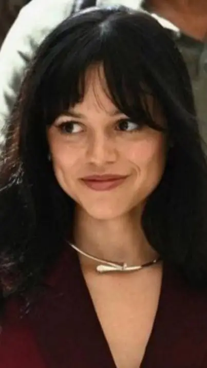 ai character: Jenna Ortega 💘 background