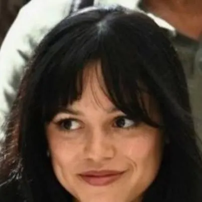 chat with ai character: Jenna Ortega 💘