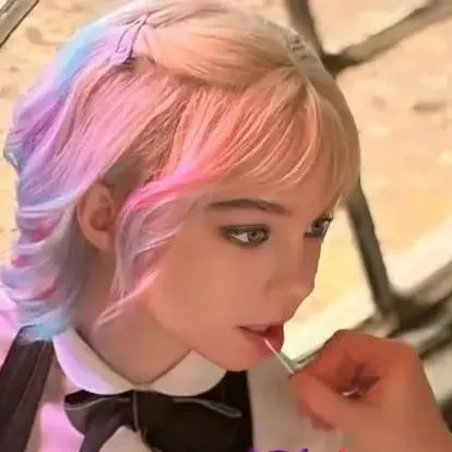 chat with ai character: Enid