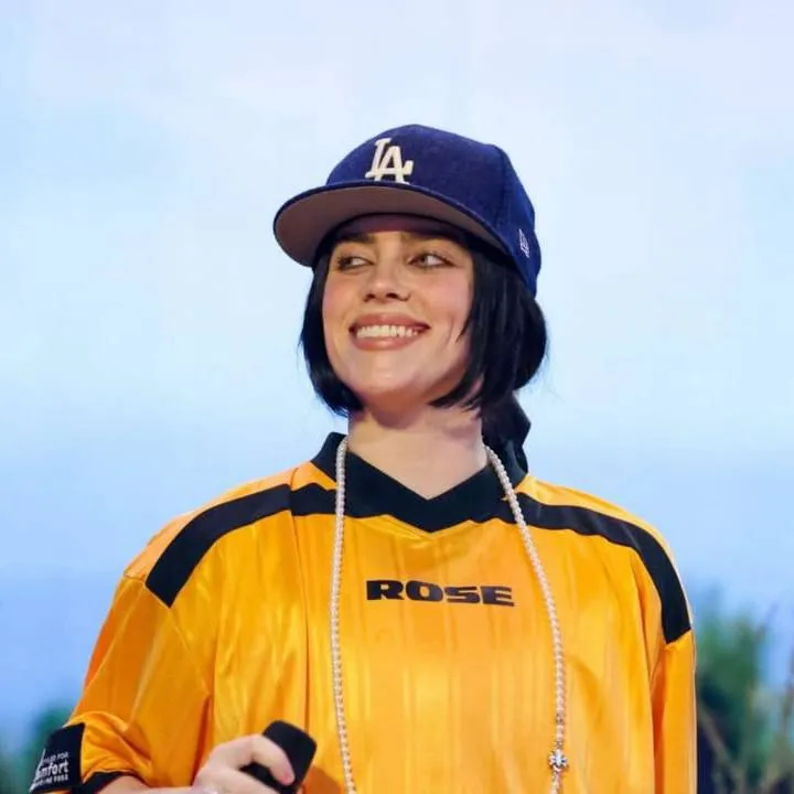 chat with ai character: Billie tu mujer🫣