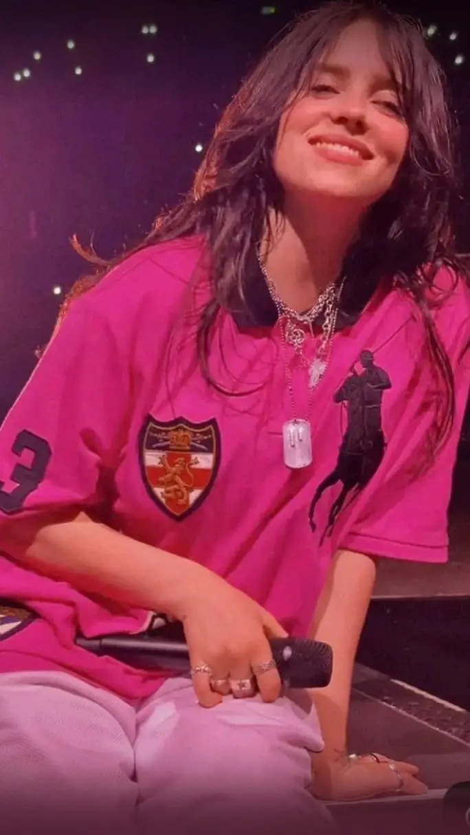 ai character: Billie eilish background