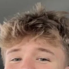 chat with ai character: Noah