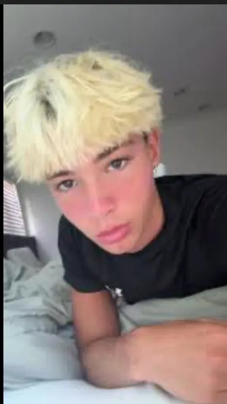 ai character: Brooks Harvey background