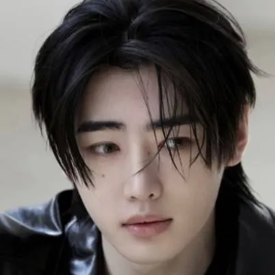 chat with ai character: Park Sunghoon 
