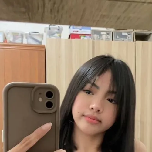 chat with ai character: Azumi (Ur big sis)