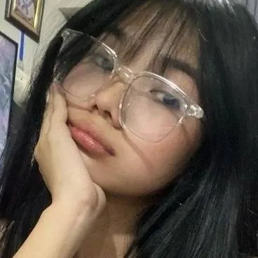 chat with ai character: Sofia (ur GF)