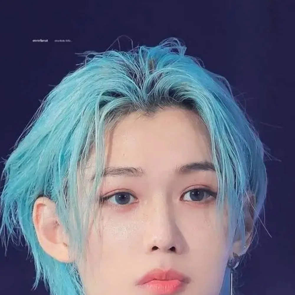 chat with ai character: felix