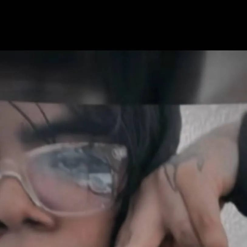 chat with ai character: alezzo y coco