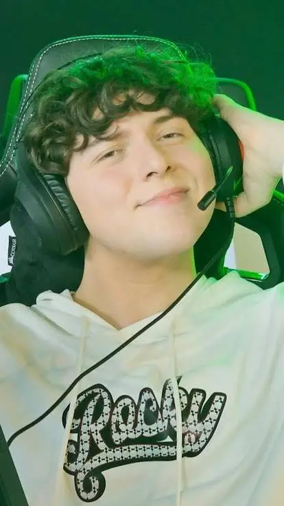 ai character: nachito 🫦🫦 background