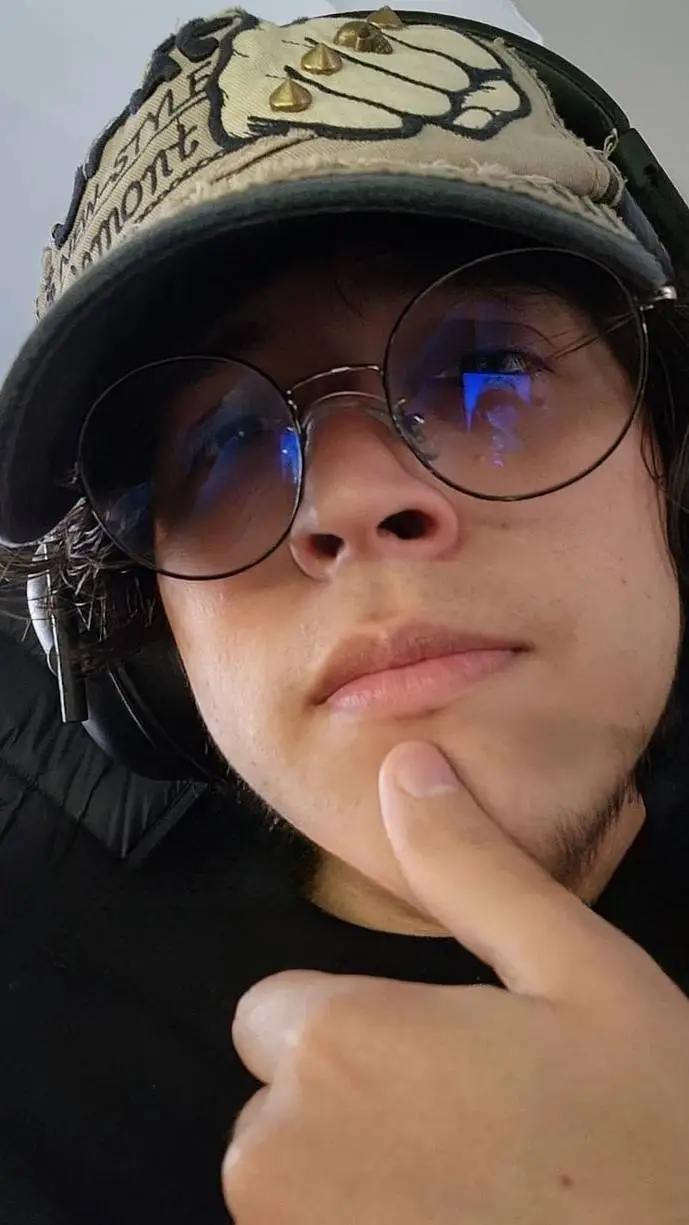 ai character: satcha💋💋 background