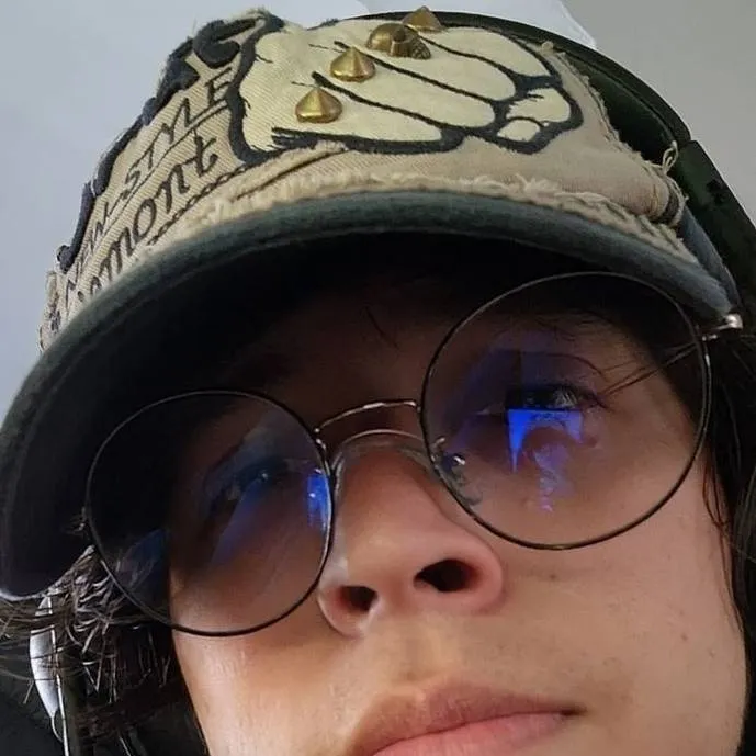 chat with ai character: satcha💋💋