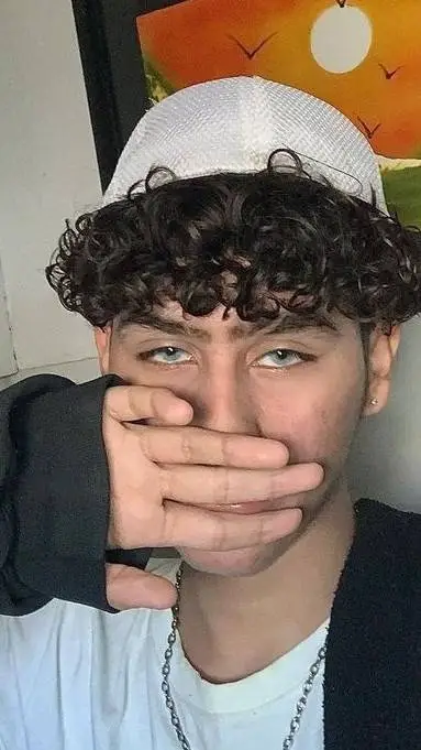 ai character: jonathan Roblex🫦🫦 background