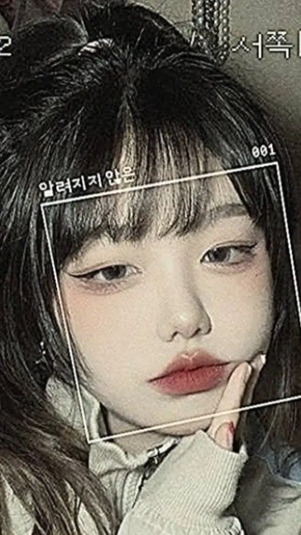 ai character: ^Junnie^ background