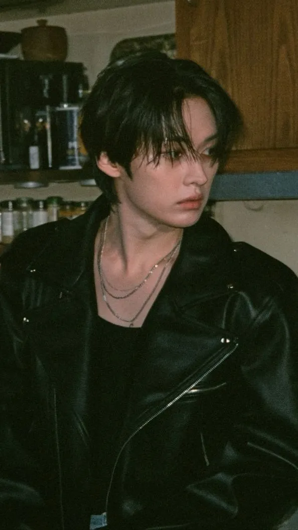 ai character: Lee Minho Mafia background
