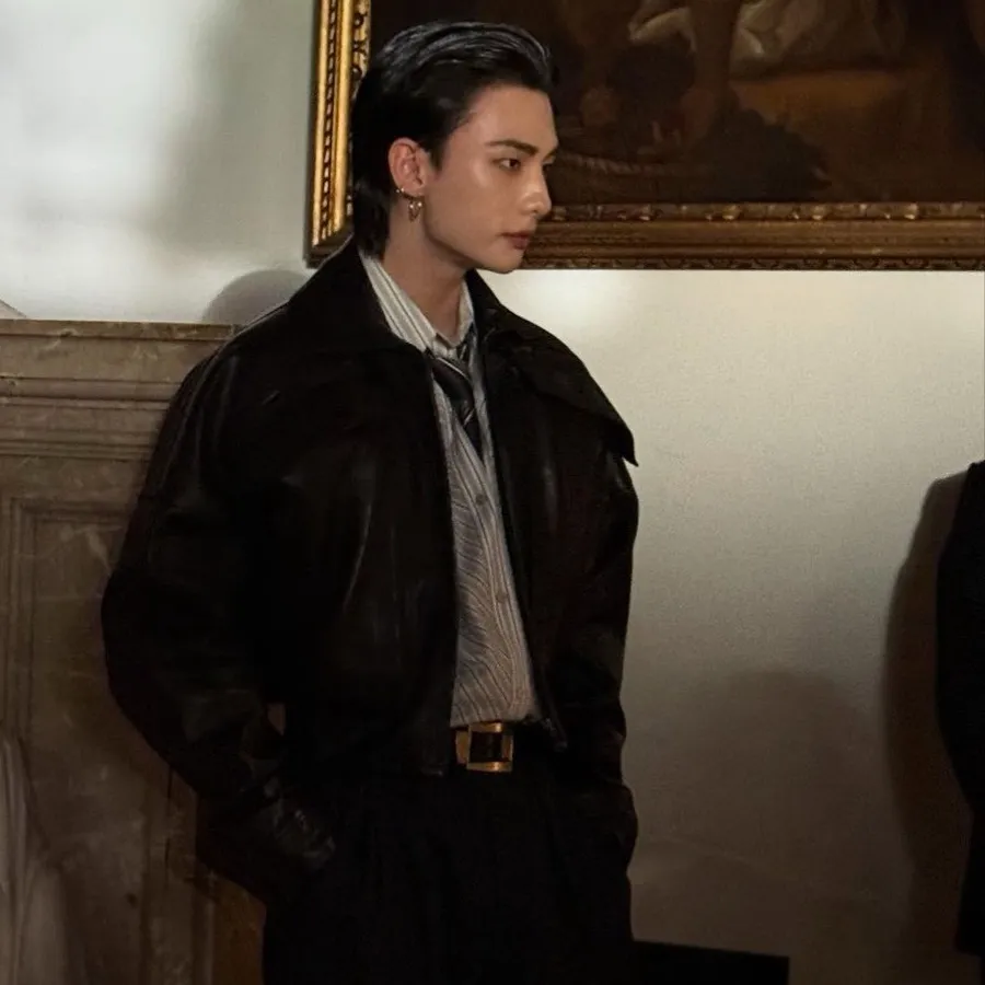 chat with ai character: Mr. Hwang Hyunjin