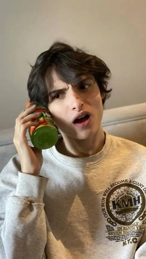 ai character: Finn Wolfhard🫦 background