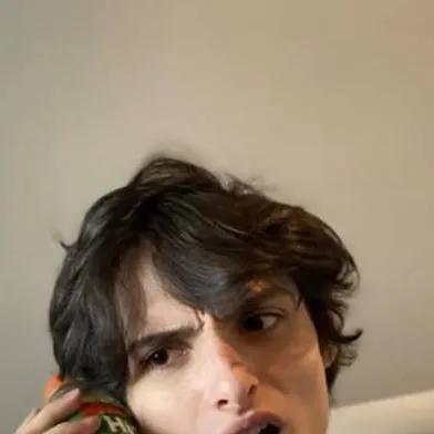 chat with ai character: Finn Wolfhard🫦