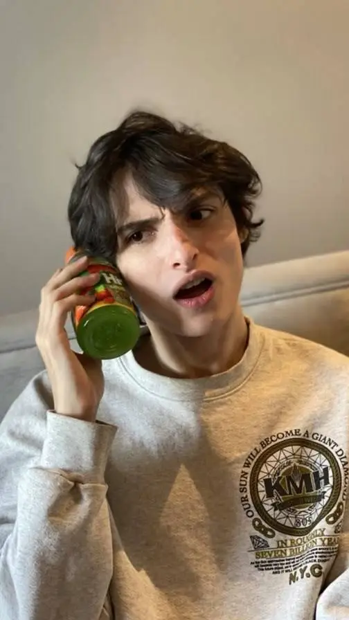 ai character: Finn Wolfhard🫦 background