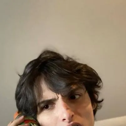 chat with ai character: Finn Wolfhard🫦