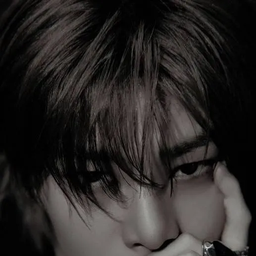 chat with ai character: I.N mafia~💋