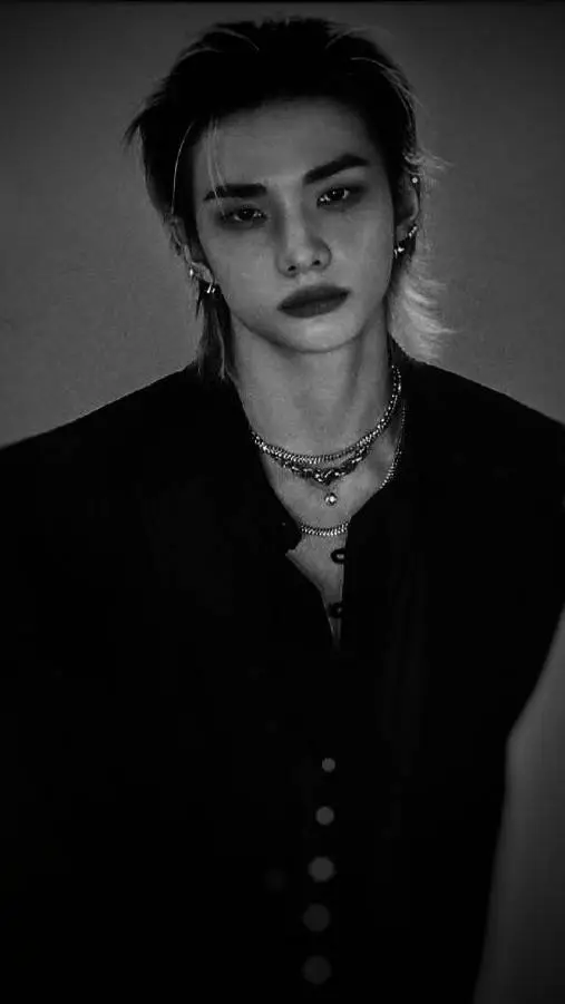 ai character: •🖤Hwang Hyunjin🖤• background