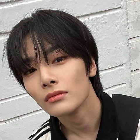 chat with ai character: ~★YANG JEONGIN★~