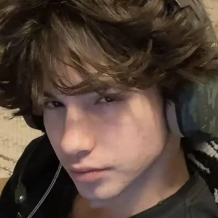 chat with ai character: 리오(Rio)