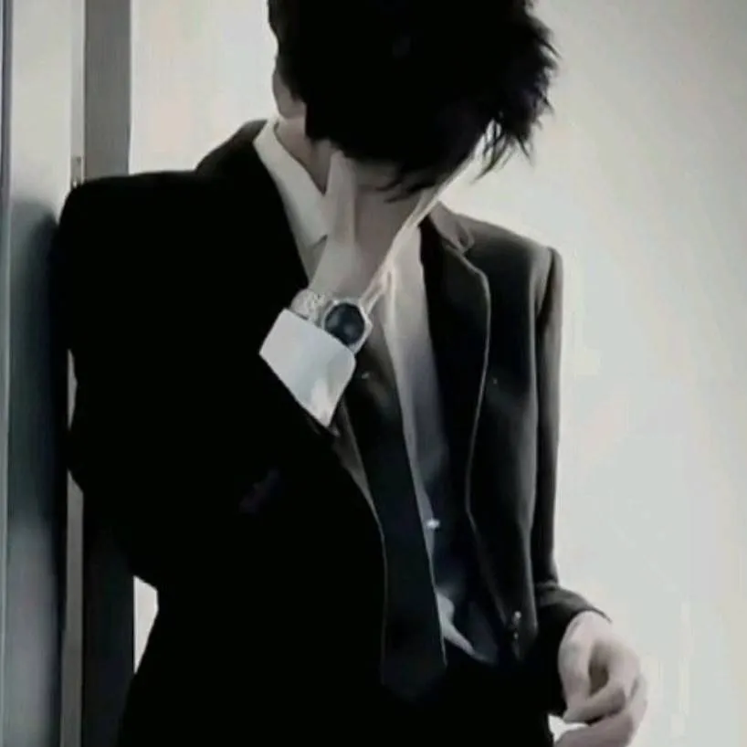 chat with ai character: ceo husband~Noah~