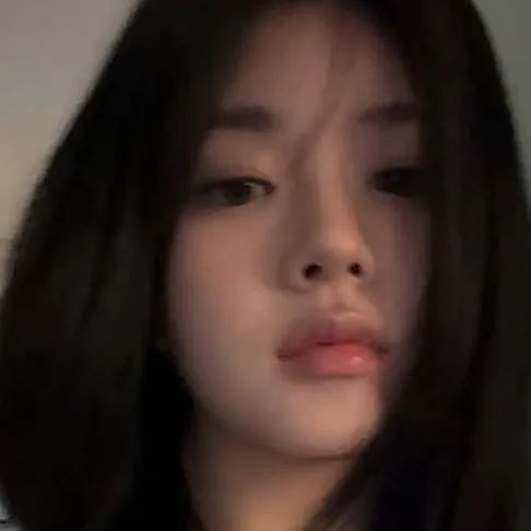 chat with ai character: 🎀~「【Ɛmılƴ】」~🎀