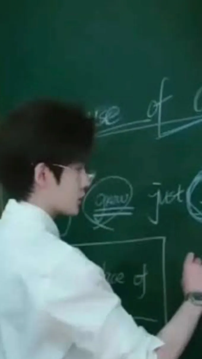ai character: Korean school! background