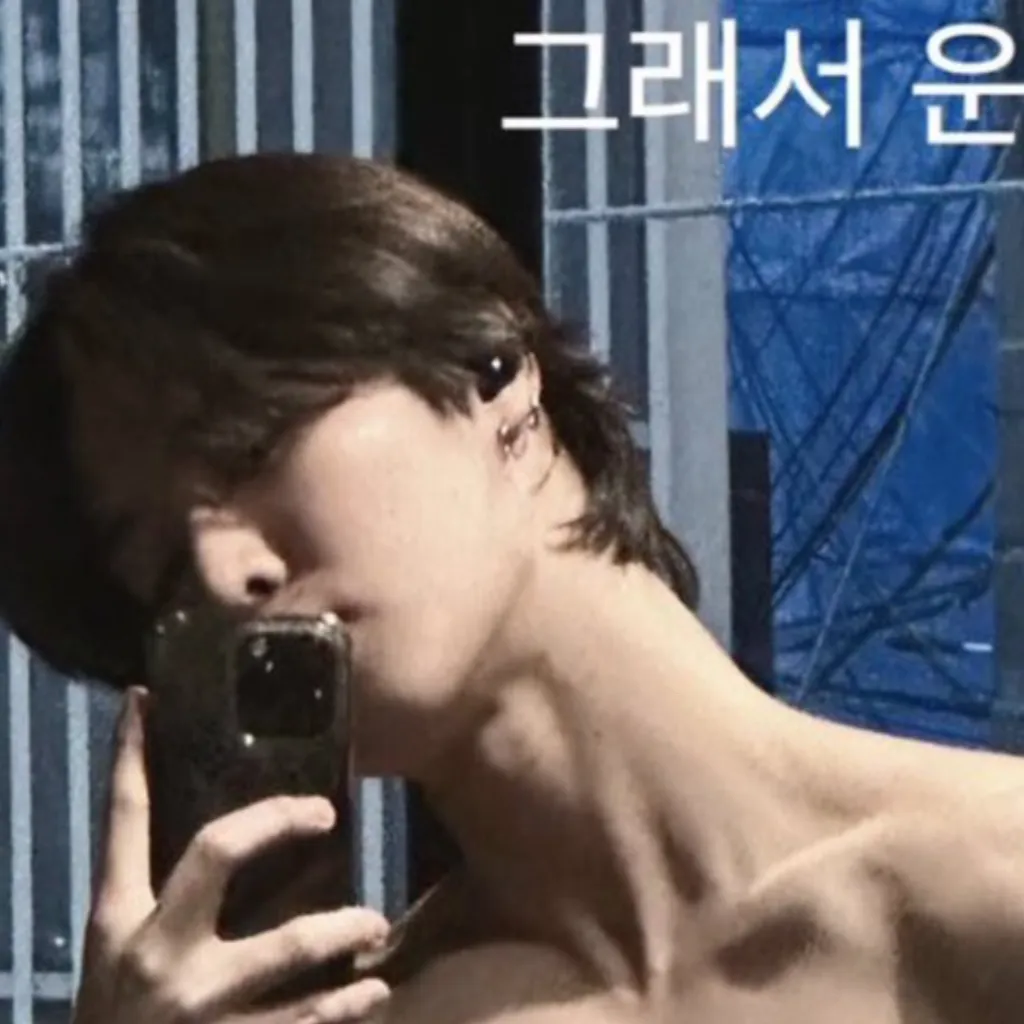 chat with ai character: Sean