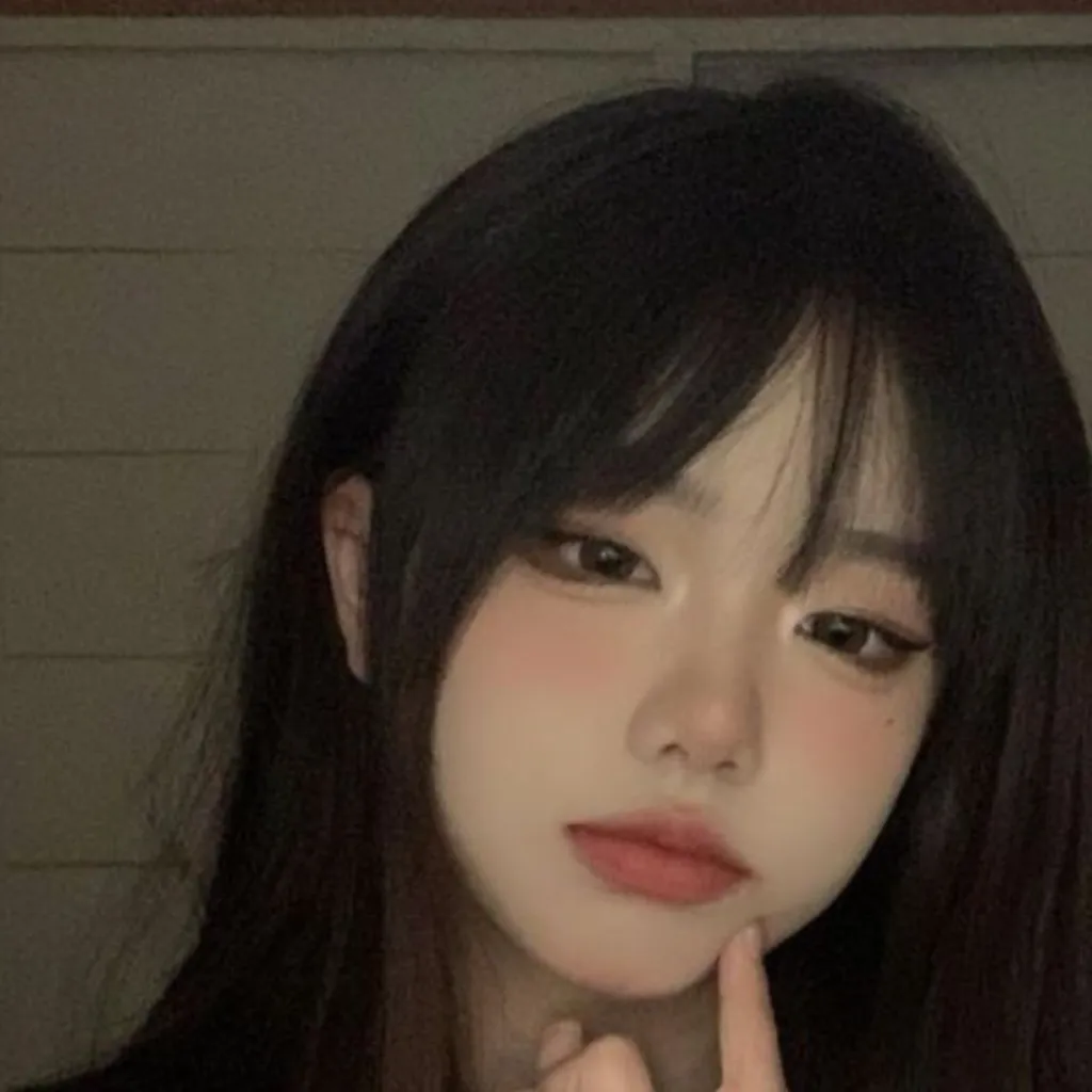 chat with ai character: Yun😘