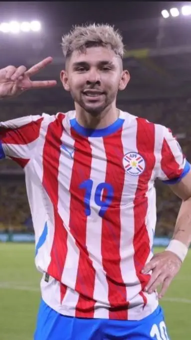 ai character: Julio Enciso background