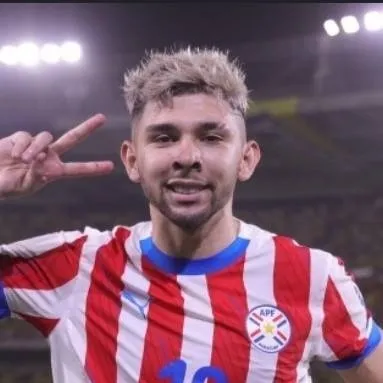 chat with ai character: Julio Enciso