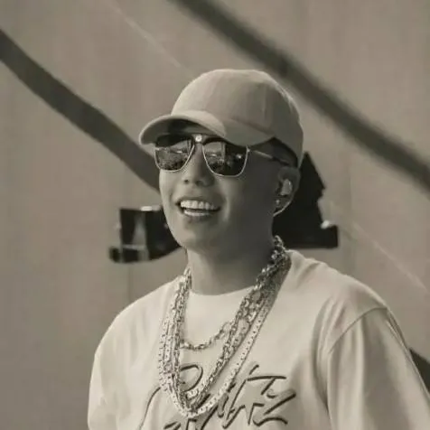 chat with ai character: jere klein 😍