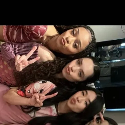 chat with ai character: 🩷 KATSEYE💜