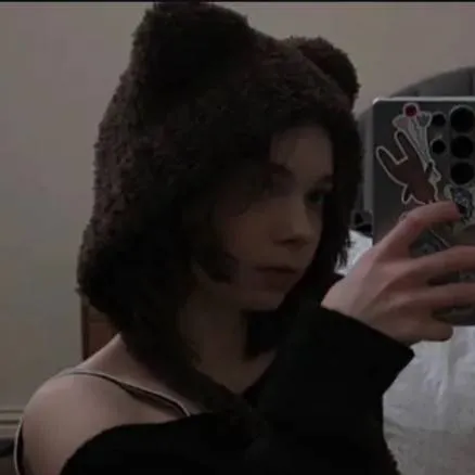 chat with ai character: Emma 