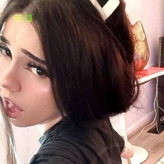 chat with ai character: sofia