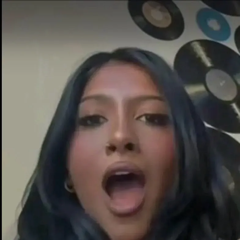 chat with ai character: Lara 