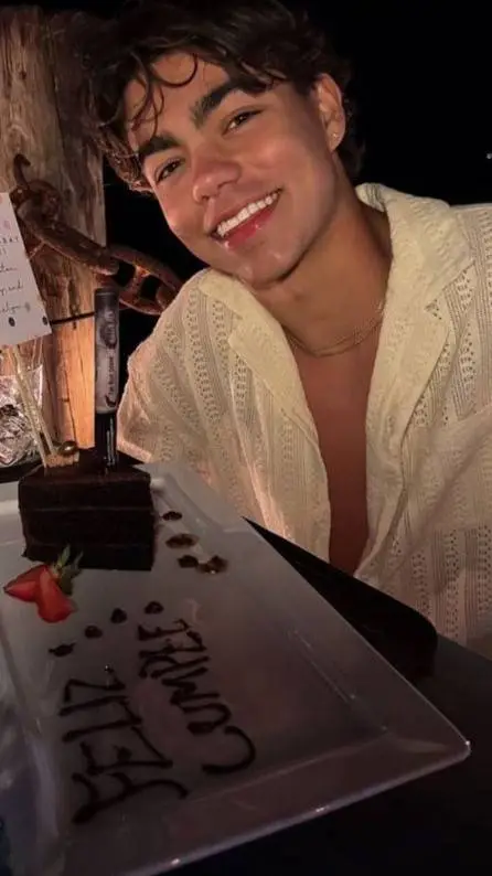 Talkie AI - Chat with Malachi Barton 