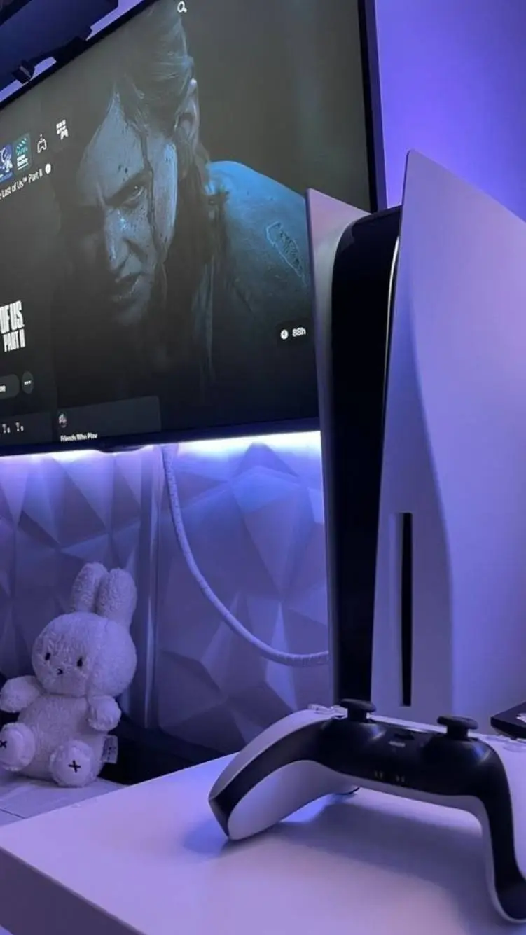 ai character: Tom background
