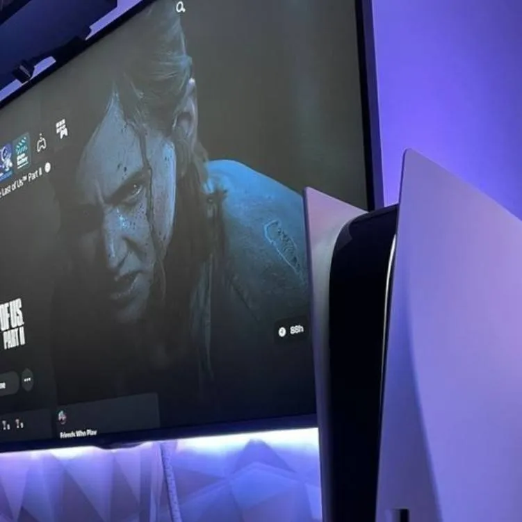 chat with ai character: Tom